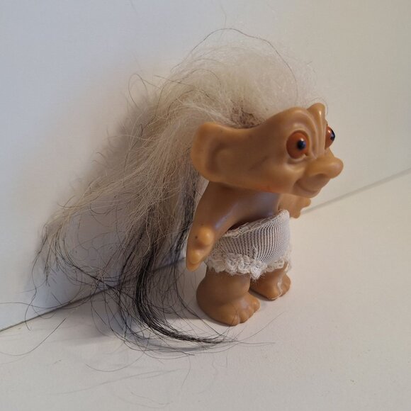 Vintage Troll Doll White Long Hair Tipped Black Ends Uneeda Wishnik Not Dam 2.5" - Picture 2 of 8